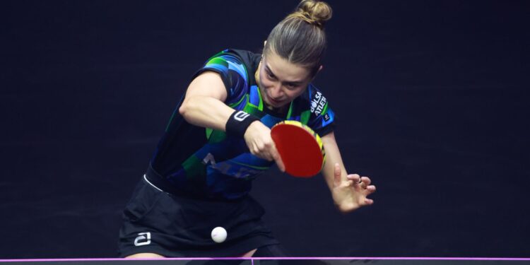 Bruna Takahashi vence seus dois jogos individuais com parciais dominantes