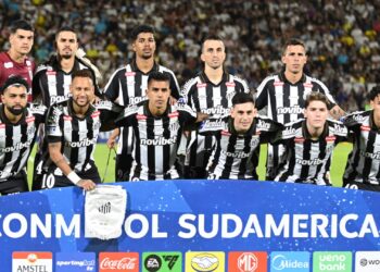 Lanterna do grupo, elenco do Santos tenta salvar a campanha na Sul-Americana em jogos decisivos na Vila Belmiro