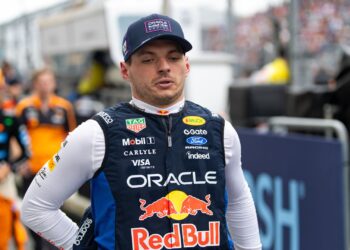 Insatisfeito, Verstappen critica a artificialidade das novas regras de ultrapassagem para 2026