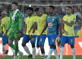 Carlo Ancelotti terá que buscar soluções na zaga para a Seleção Brasileira em amistoso no Maracanã