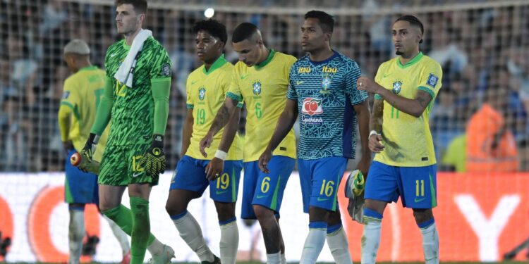 Carlo Ancelotti terá que buscar soluções na zaga para a Seleção Brasileira em amistoso no Maracanã
