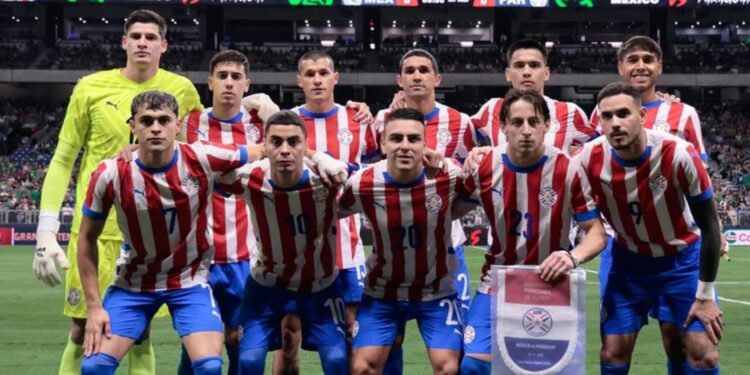 Sob o comando de Gustavo Alfaro, a seleção do Paraguai busca surpreender no Mundial de 2026 após 16 anos de ausência