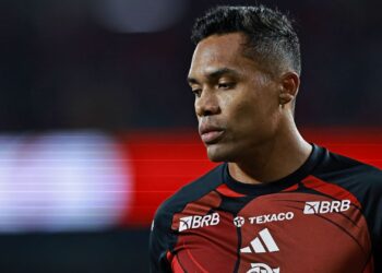 O Flamengo está muito próximo de garantir a permanência de Alex Sandro um dos nomes mais importantes do elenco.