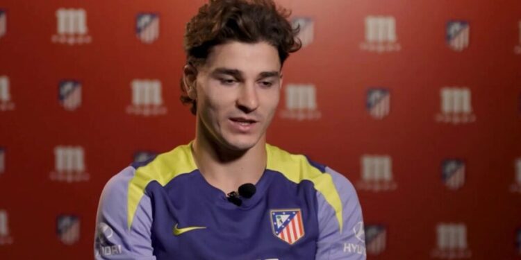 Julián Álvarez mira Barça: argentino recusa renovação recorde com Atlético de Madrid