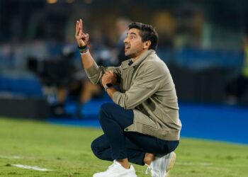 Gesto de Abel Ferreira direcionado a Flaco López pode acabar virando problema fora de campo.
