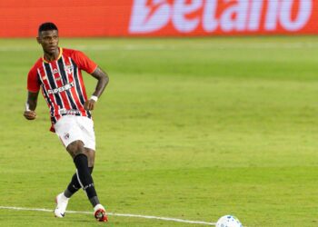 Robert Arboleda voltou ao São Paulo FC após passar cerca de 30 dias sem dar qualquer explicação ao clube