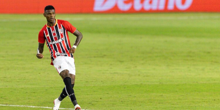 Robert Arboleda voltou ao São Paulo FC após passar cerca de 30 dias sem dar qualquer explicação ao clube