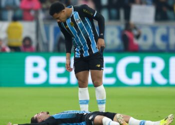 Bahia e Grêmio empatam em duelo equilibrado