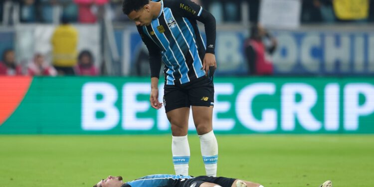 Bahia e Grêmio empatam em duelo equilibrado