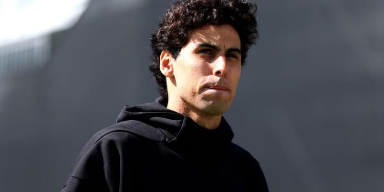 Gabriel Bortoleto chega ao Canadá