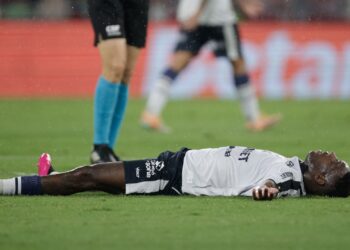 Volante não terá contrato renovado e clube ajuda na busca por destino