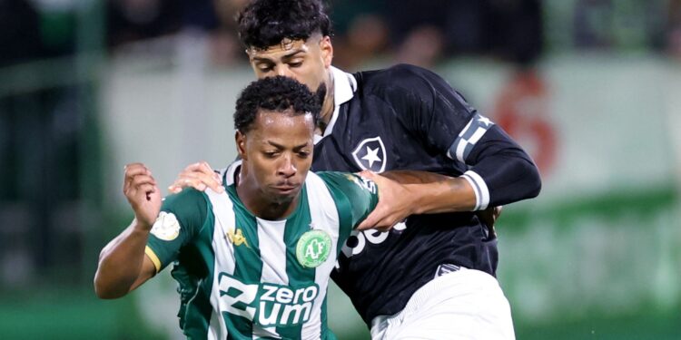 Lance do jogo entre Chapecoense e Botafogo