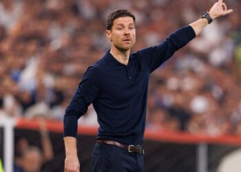 O Chelsea acertou neste sábado a contratação de Xabi Alonso para comandar a equipe nas próximas temporadas.