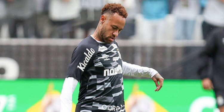 Neymar durante aquecimento do Santos