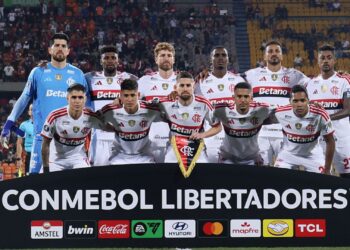 Elenco do Flamengo antes de jogo pela Conmebol Libertadores