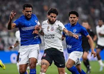 Lance do jogo entre Corinthians e Barra