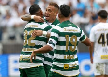 Coritiba conquistou uma grande vitória sobre o Santos ao vencer por 3 a 0, pela 16ª rodada do Campeonato Brasileiro de 2026.