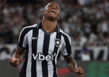 O volante Danilo foi cortado da partida pouco antes da bola rolar no Estádio Nilton Santos, o camisa 8 foi desconvocado por “motivos pessoais”