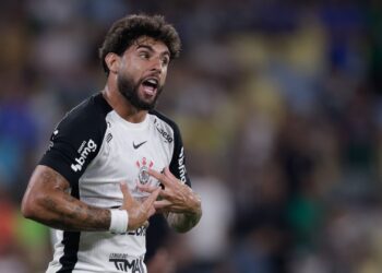 Yuri Alberto deixou o gramado da Neo Química Arena sob vaias da torcida após a derrota por 2 a 0 para o Platense, pela Libertadores.