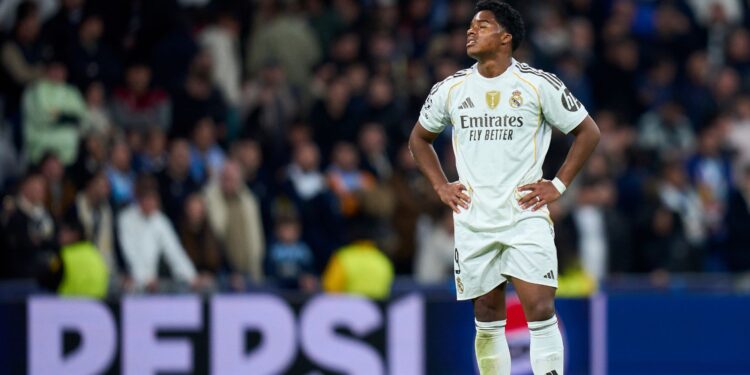 Após encerrar sua passagem pelo Lyon neste domingo, Endrick retornará ao Real Madrid.