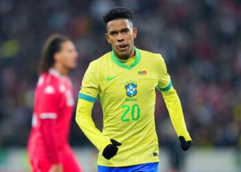 Estêvão durante jogo da Seleção Brasileira