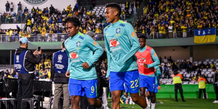 Endrick e Estêvão em jogo da Seleção Brasileira