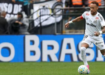 Neymar durante jogo do Santos