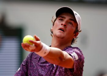 João Fonseca em ação contra Djokovic