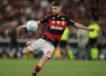 Jorginho teve uma fratura no dedão do pé direito confirmada nesta segunda-feira, 25, e está fora da partida contra o Cusco, pela Libertadores.