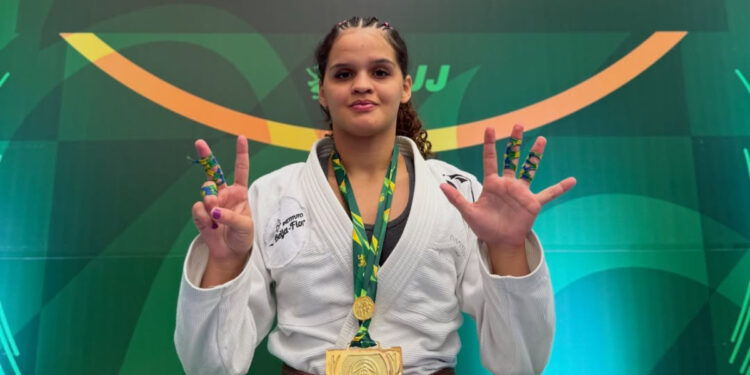 Kellen Arraes foi ouro no Brasileiro da CBJJ – Foto: arquivo pessoal