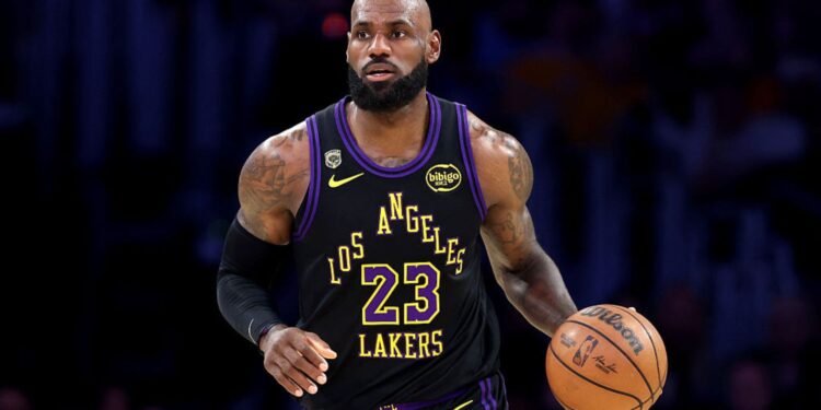 LeBron James em jogo dos Lakers