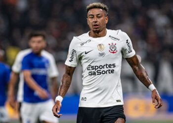 Lingard durante jogo do Corinthians
