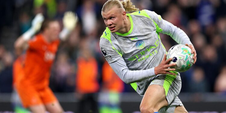 Haaland durante jogo do Manchester City contra o Everton