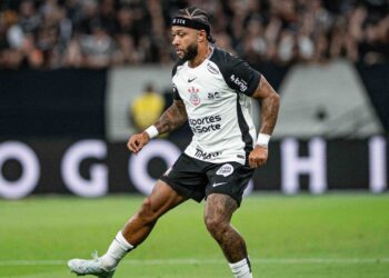 Memphis revela conversa com Diniz e garante estar pronto para a Copa