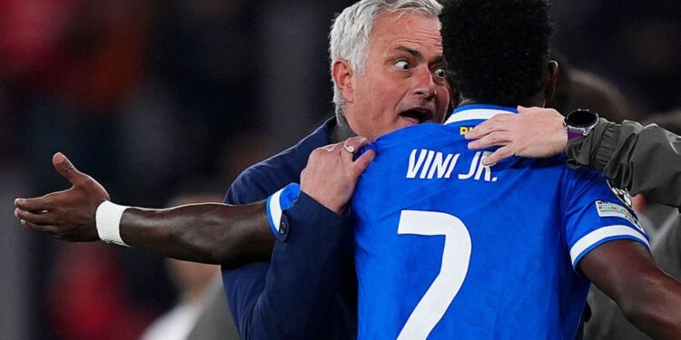 José Mourinho em jogo contra o Real Madrid