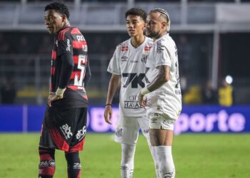 Neymar protagonizou um episódio tenso nos bastidores do Santos após desentendimento com Robinho Jr. durante um treino.
