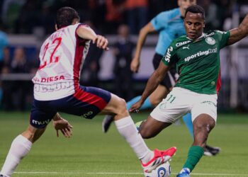 Lance do jogo entre Palmeiras e Cerro Porteño