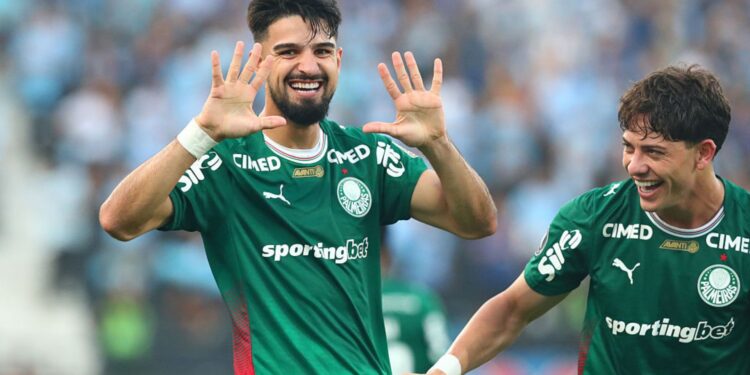 Flaco López comemorando gol pelo Palmeiras