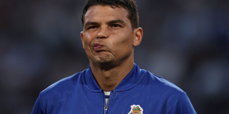 Porto anuncia saída de Thiago Silva após título português