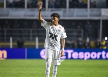 Robinho Jr. vive impasse no Santos