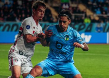 Lance do jogo entre O’Higgins e São Paulo