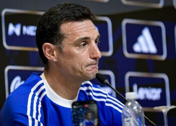 Lionel Scaloni durante entrevista