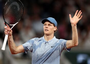 Sinner durante estreio em Roland Garros