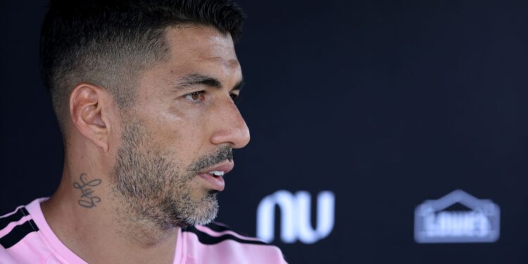 Suárez admitiu que aceitaria retornar caso fosse chamado para disputar a Copa do Mundo de 2026.