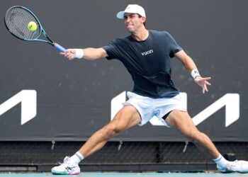 O americano Tristan Boyer protagonizou um dos momentos mais tensos da semana ao perder completamente o controle durante sua partida no qualifying do torneio.