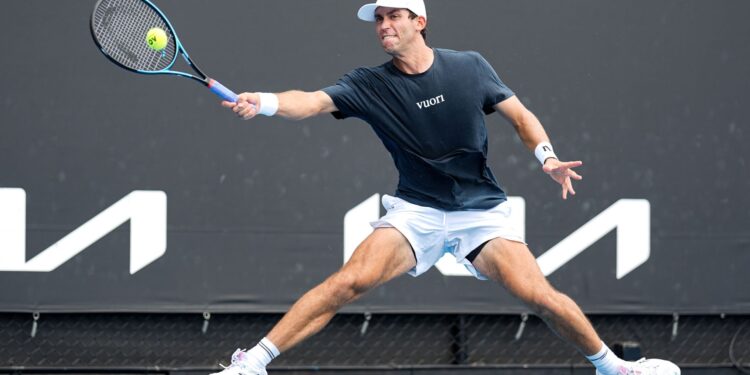 O americano Tristan Boyer protagonizou um dos momentos mais tensos da semana ao perder completamente o controle durante sua partida no qualifying do torneio.