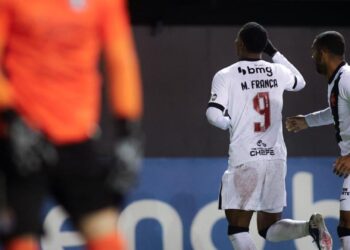 Jogadores do Vasco comemorando