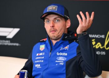 Verstappen critica rumo da F1 e pede mudanças para 2027: “Não é agradável”