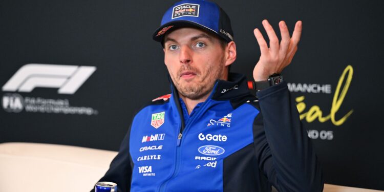 Verstappen critica rumo da F1 e pede mudanças para 2027: “Não é agradável”