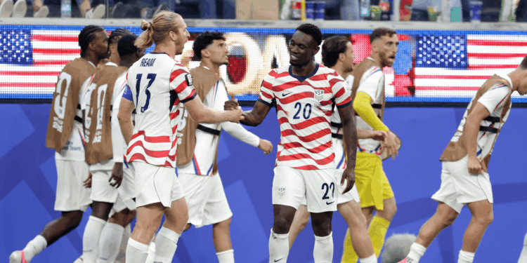 Estados Unidos e Austrália entram em campo nesta sexta-feira, 19, às 16h. A partida terá transmissão ao vivo pela CazéTV.